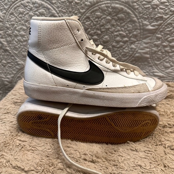Nike Blazer Mid youth size 6.5 shoes - Picture 1 of 14